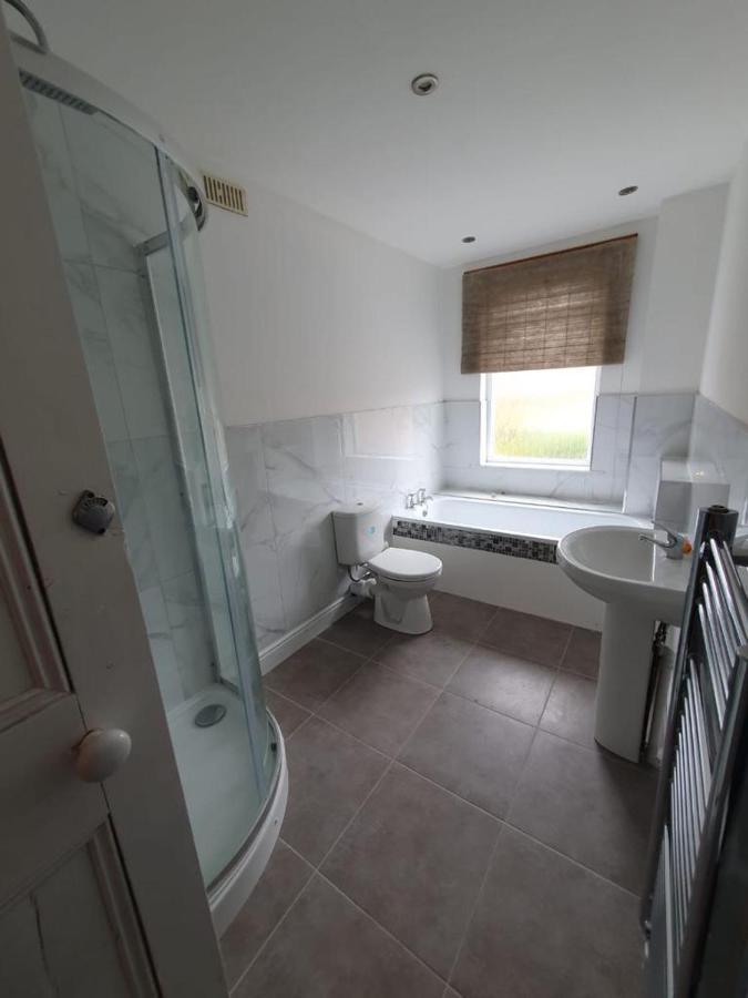 2 Bedroom House - Hopefield Road Bed & Breakfast Leicester