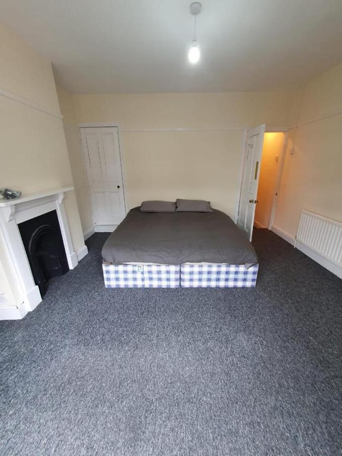 Bed & Breakfast 2 Bedroom House - Hopefield Road *