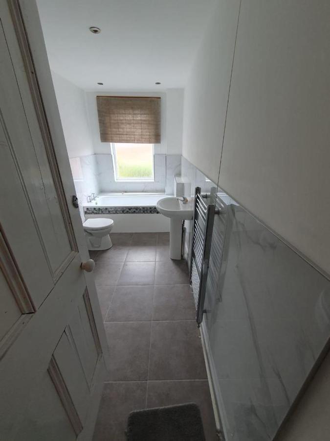 2 Bedroom House - Hopefield Road Bed & Breakfast Leicester
