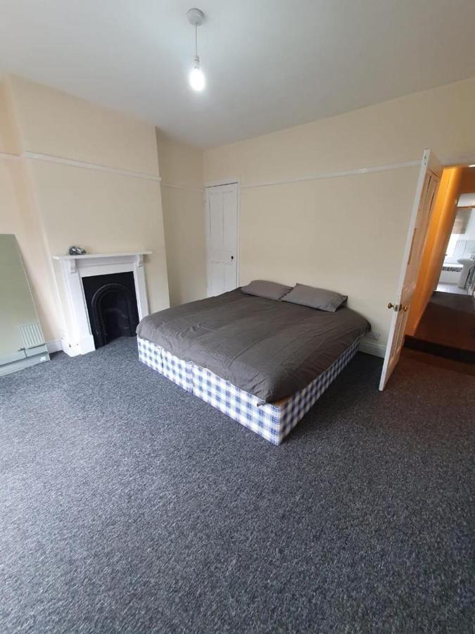 Bed & Breakfast 2 Bedroom House - Hopefield Road *